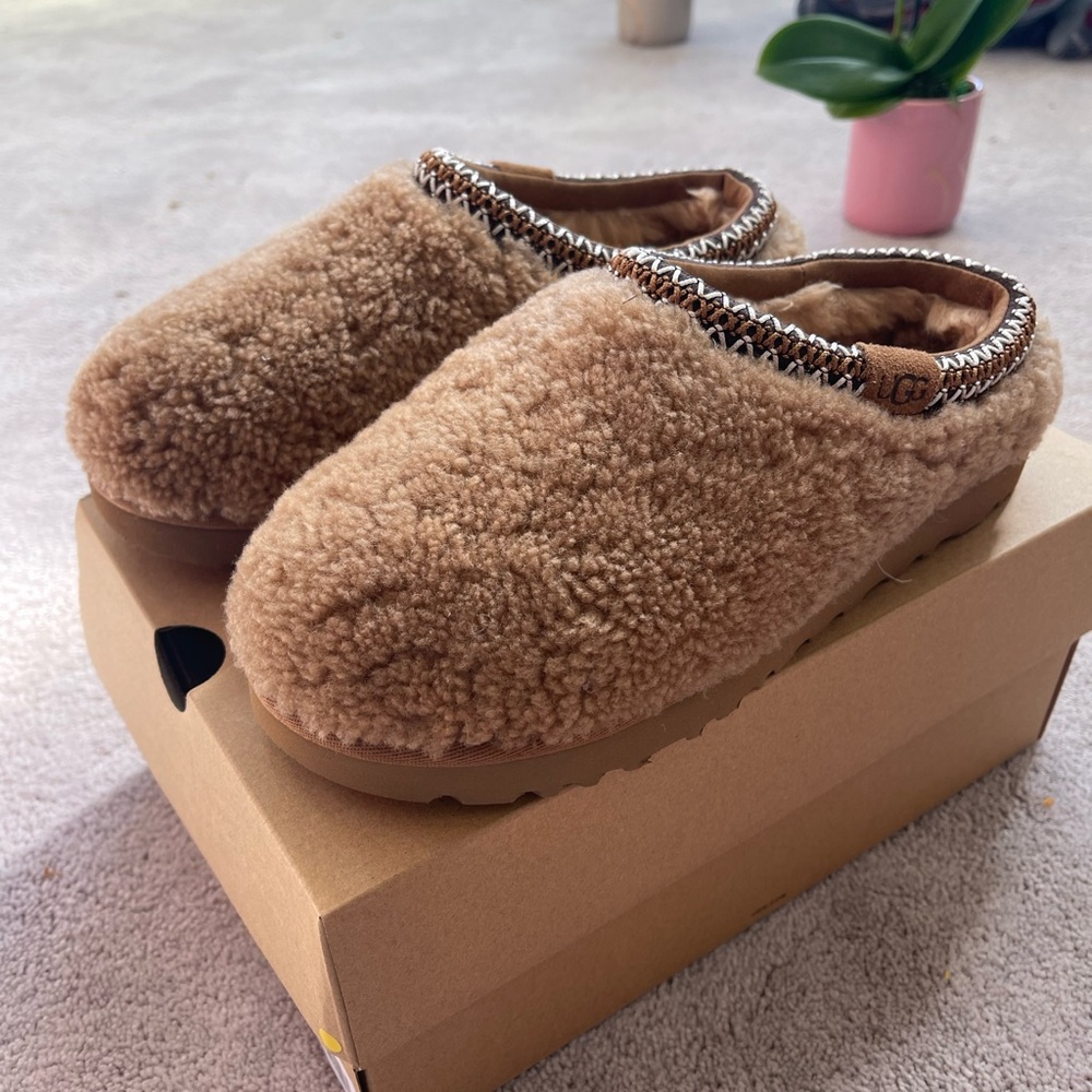 Ugg Tasman maxi curly size 8 brown